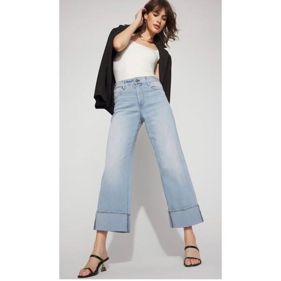 White House Black Market Denim - White House Black Market High-Rise Wide Leg Cuff Cropped Jean, size 8